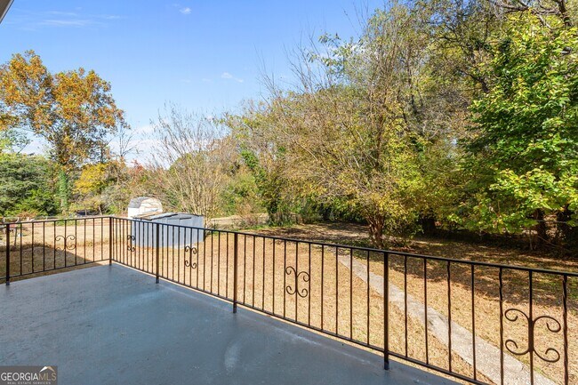 Building Photo - 4010 Emerald Lake Dr