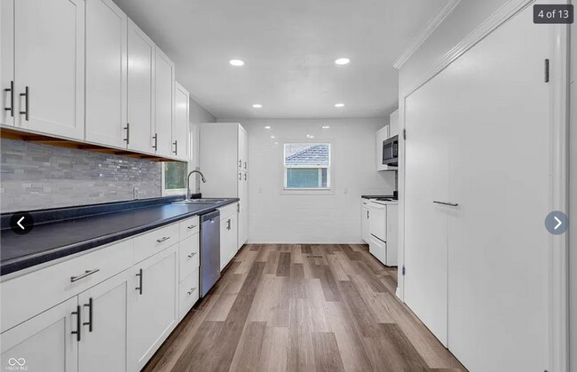 Building Photo - Amazing 3 bed 2 bath Brick Ranch in Carmel