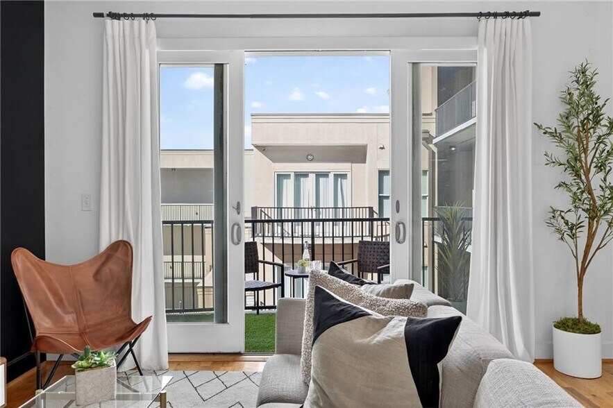 Building Photo - 384 Ralph McGill Blvd NE