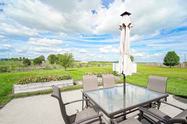 Building Photo - STONES CROSSING...3 Bed 2 Bath