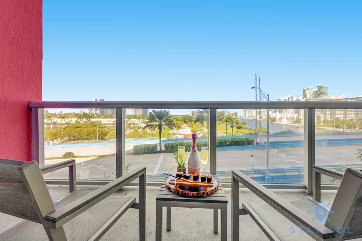 Building Photo - 2602 E Hallandale Beach Blvd