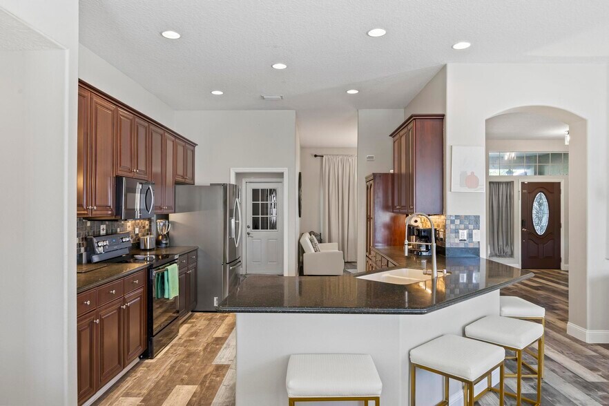 Building Photo - 7 Woodfield Dr