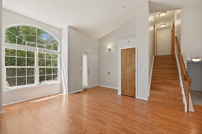 Building Photo - $2,995.95 | 4 Bed, 2 Bath Single Family Westminster Home – Central A/C and heating, In Unit Washe...