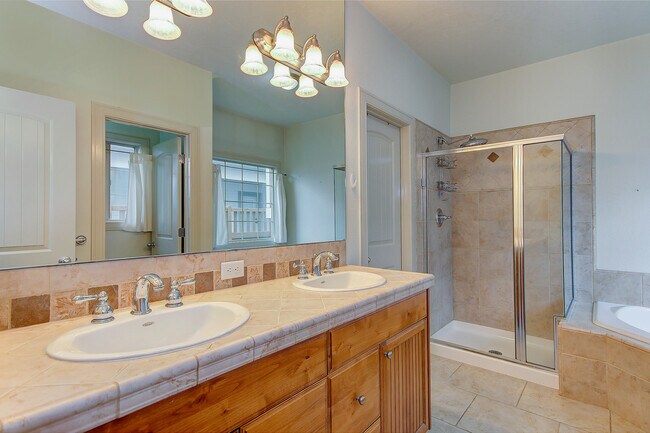 Building Photo - Beautiful Home In Hidden Springs