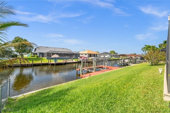 Building Photo - 210 SW 37th Terrace