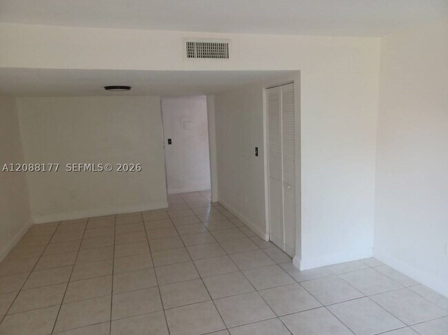 Building Photo - 7170 Fairway Dr