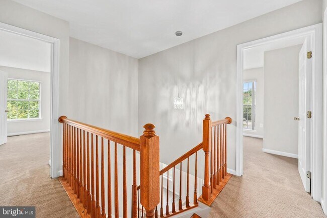 Building Photo - 18865 Crossroads Ct