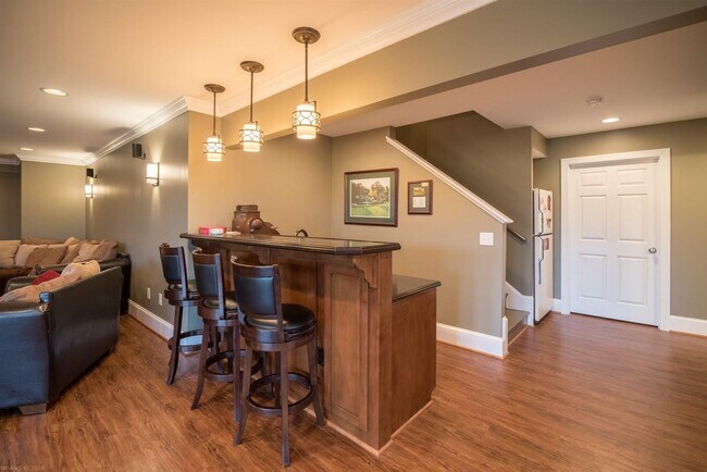 Building Photo - Charming Wyatt Farms Home with Stunning Vi...