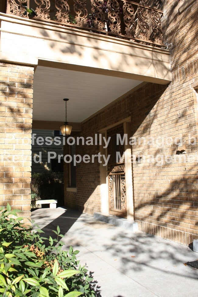 Building Photo - 1816 Forest Ave