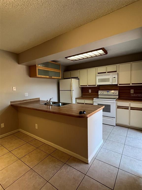 Building Photo - 5285 Coral Ct