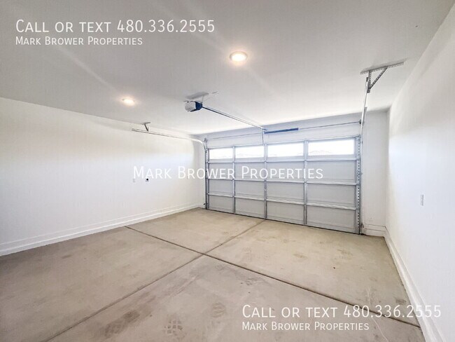 Building Photo - 4119 E Sagebrush St