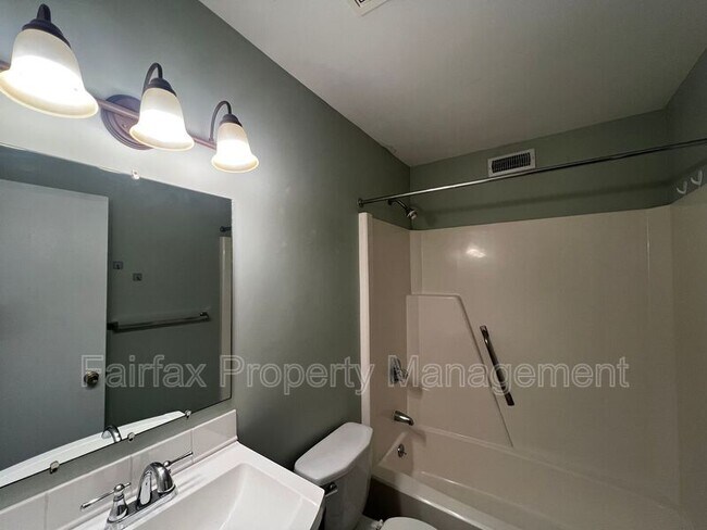 Building Photo - 1309 Hudson Ave