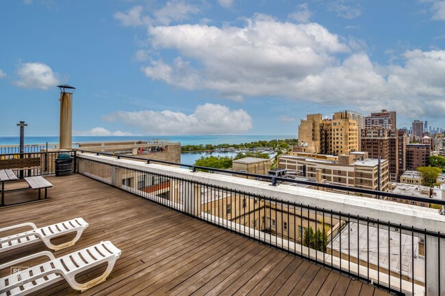 Building Photo - Lakefront's Best Living