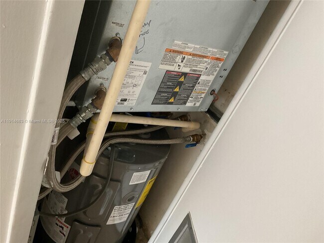 Building Photo - 301 Cambridge Rd