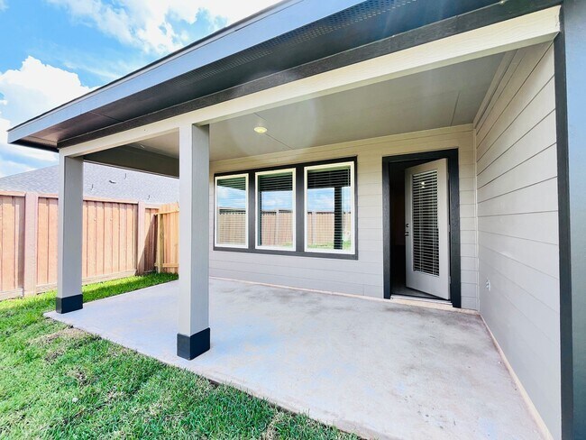 Building Photo - 30634 Windermere