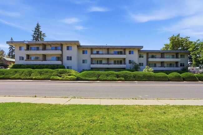 Building Photo - 3102 E 27th Ave
