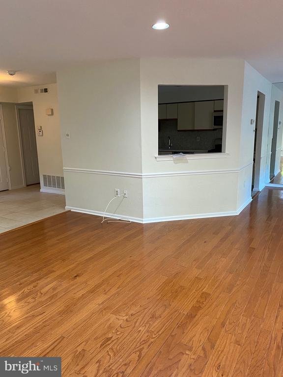 Building Photo - 1739 McNelis Dr