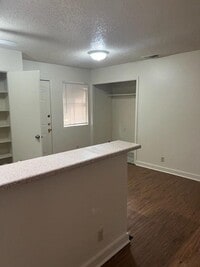 Building Photo - 304 Algerita Dr
