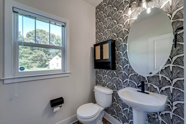 Building Photo - 7 Limox Ln