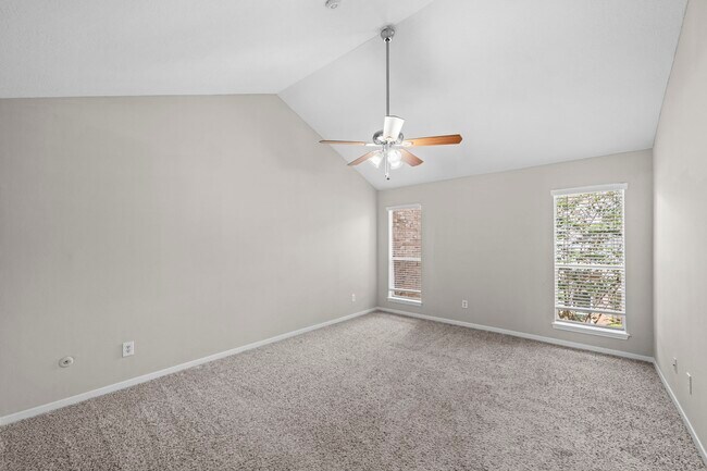 Building Photo - 925 Memorial Village Dr