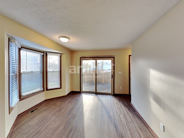 Building Photo - 5829 Sharets Dr