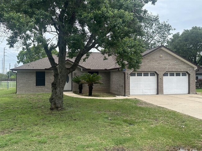 Building Photo - 7210 Mikes St