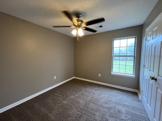 Building Photo - Renovated 3 Bedroom 2 Bath Home for Rent!!