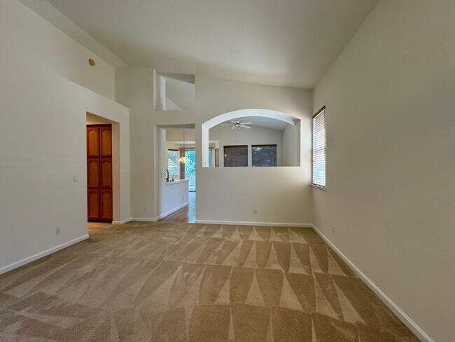 Building Photo - CLEAN AND COZY ONE STORY 3 BED, 2 BATH IN ...