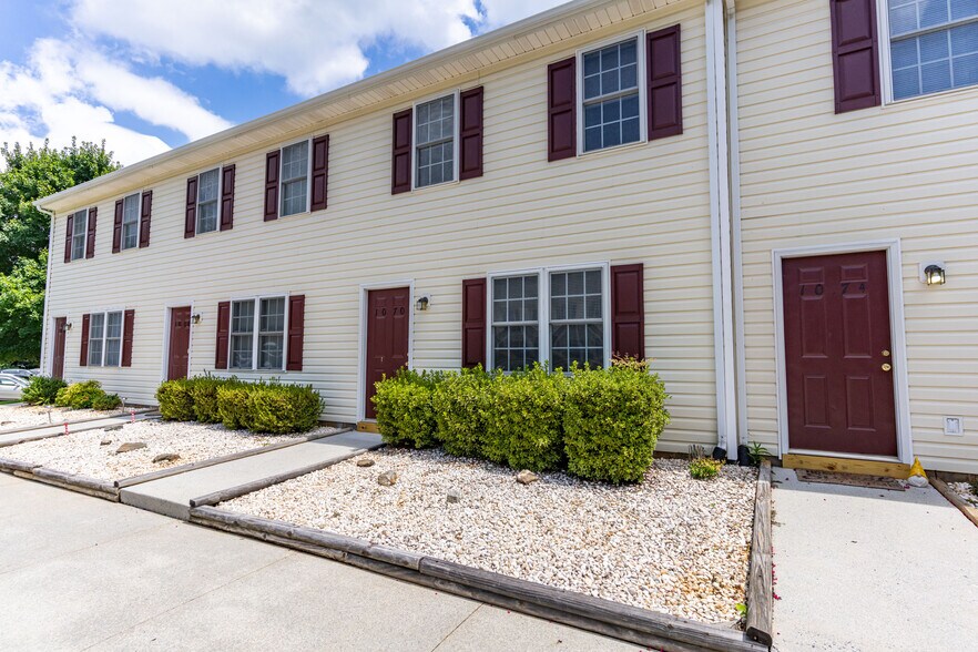 Building Photo - 1051 Blane Dr