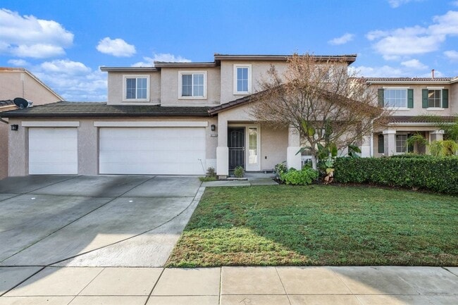 Primary Photo - Beautiful 4 Bedroom House Ready To Call Home!