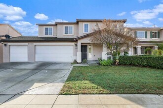 Building Photo - Beautiful 4 Bedroom House Ready To Call Home!