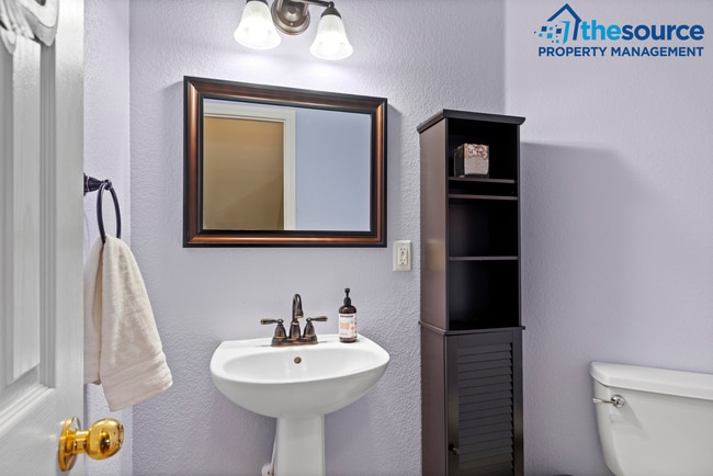 Building Photo - Students Welcome! Charming 4 Bedroom 4 Bathroom Townhome in Desirable West Fort Collins!