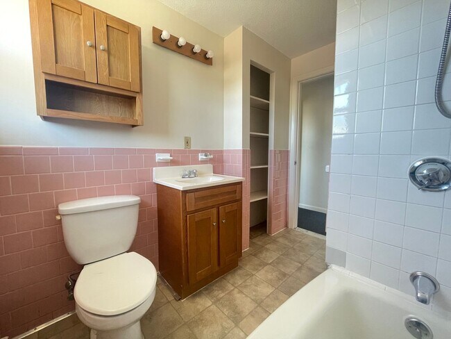 Building Photo - 173 Loudon Rd