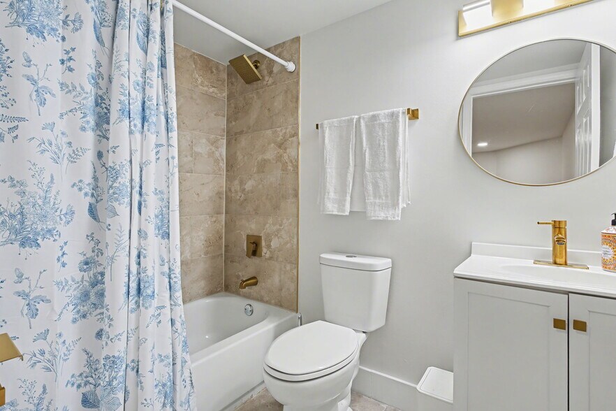 Building Photo - 9345 Rocky Woods Dr