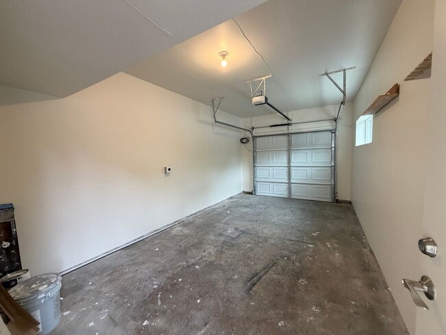 Building Photo - Remodeled Top-Level Condo in Pool Community Near Shopping & Dining