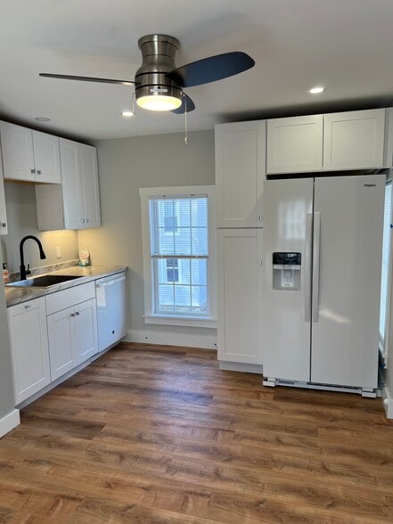 Kitchen - 16 Perkins St