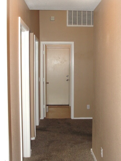 Building Photo - 963 E Monterey St