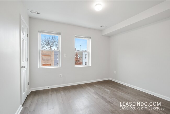 Building Photo - 1223 16th St NE