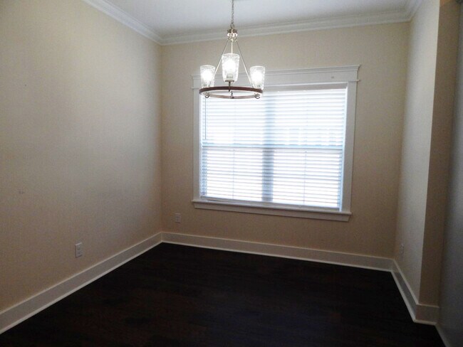 Building Photo - 3750 Tetbury St