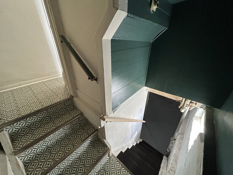 Building Photo - 3430 E 73rd St