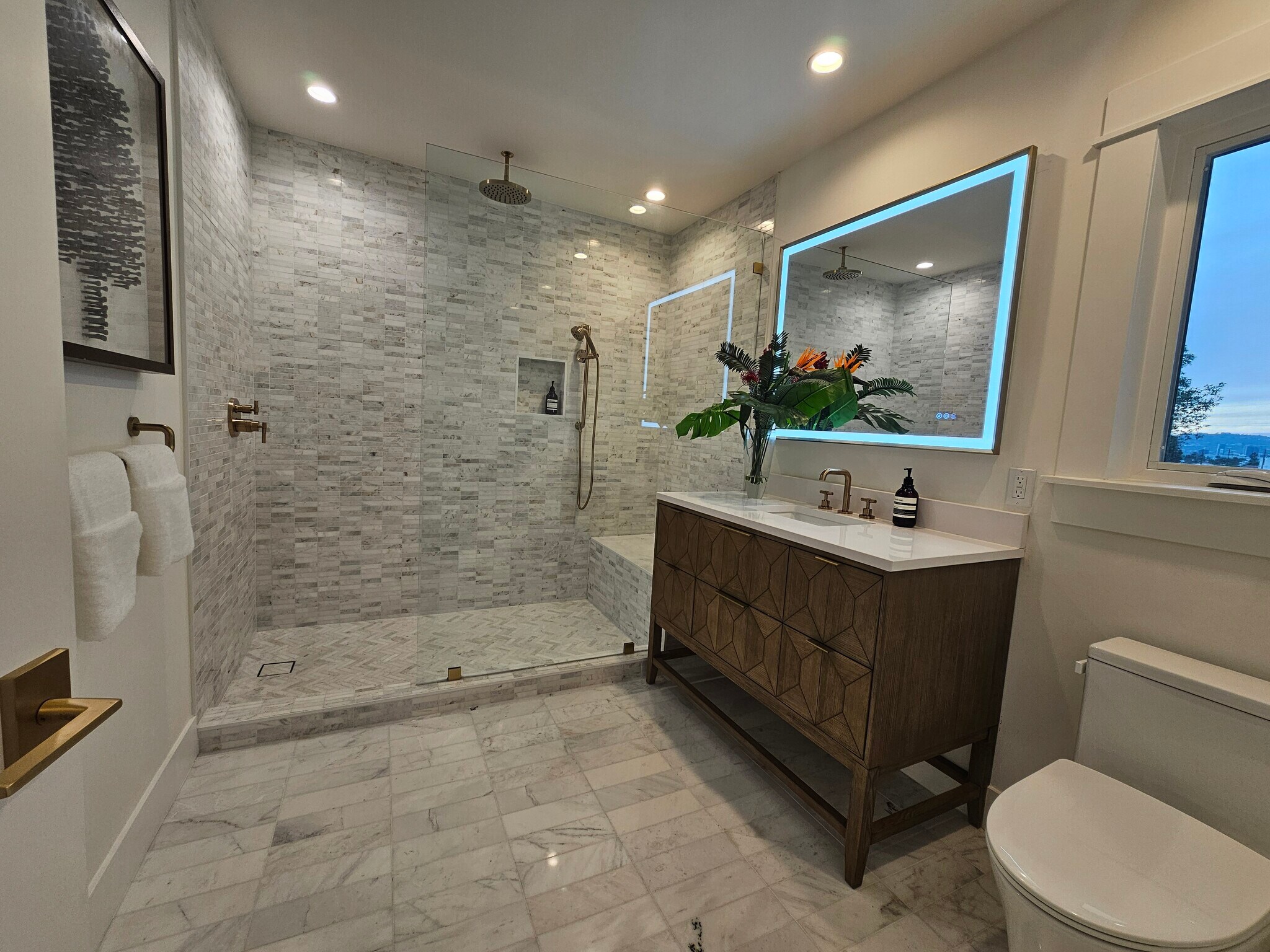 Building Photo - 957 Manzanita St