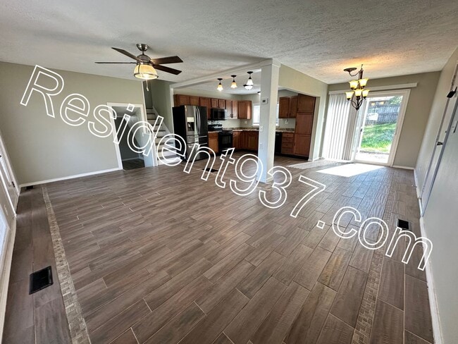 Building Photo - Updated 3 Bed home on cul-de-sac