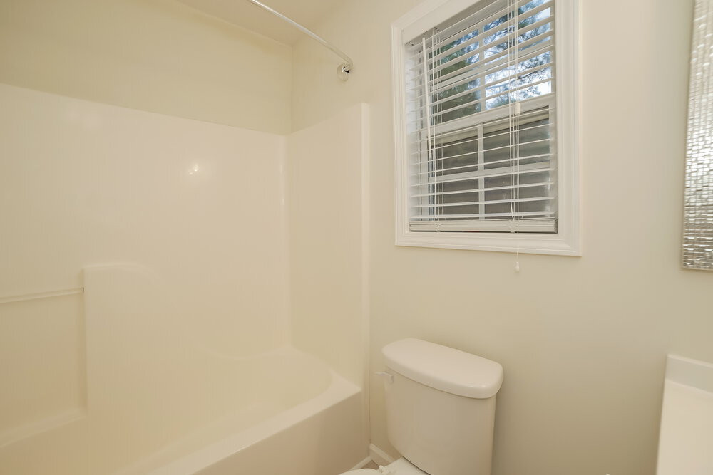Building Photo - 757 Newport Dr