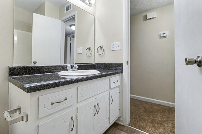 Building Photo - Renovated 3 Bedroom 2 Bath Home