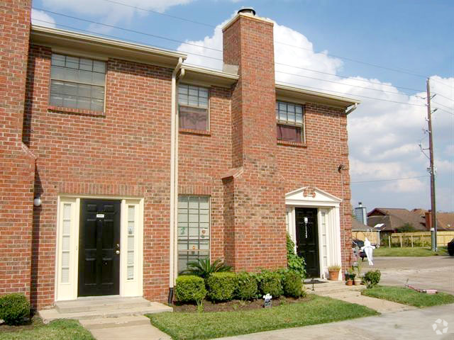 Building Photo - Georgian Townhomes