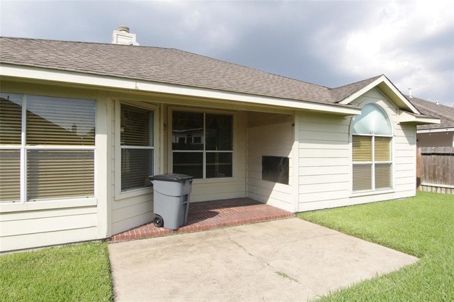 Building Photo - 3231 Stratford Pointe Dr