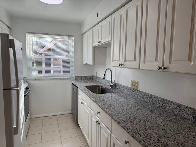 Building Photo - 2909 Van Dyke Dr