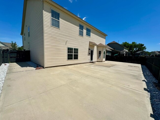 Building Photo - Hunter's Crossing!