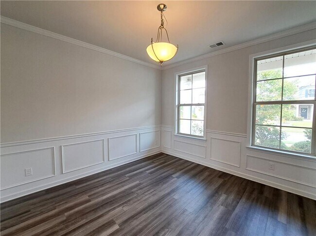 Building Photo - 3329 Long Creek Dr