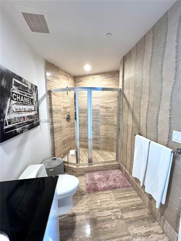 Building Photo - 16001 Collins Ave